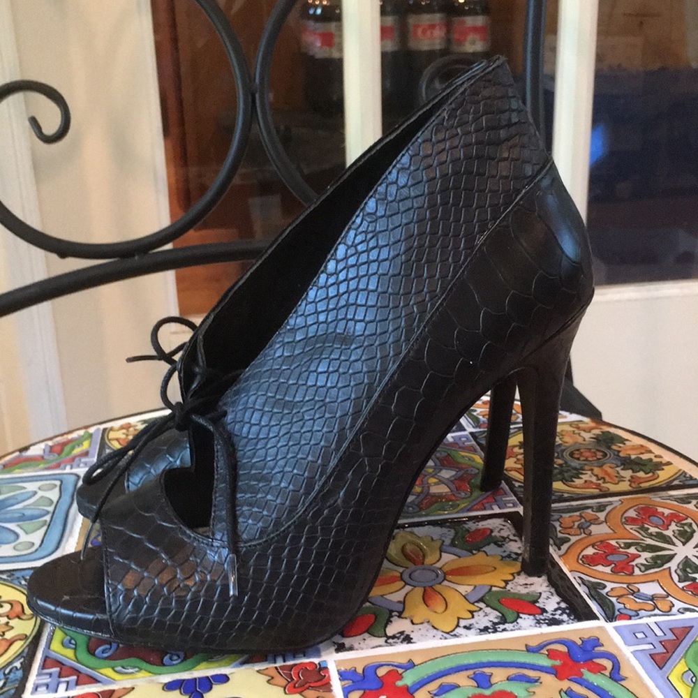 Pour La Victoire black Snakeskin heels - Picture 2 of 6